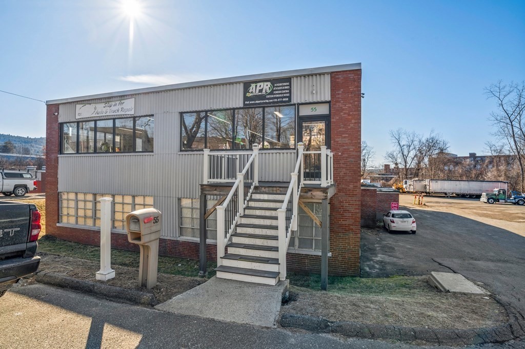 55 East St