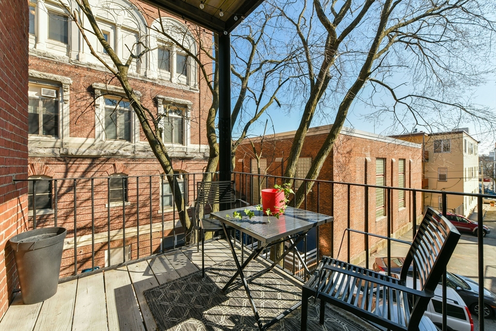 529 E Broadway 4