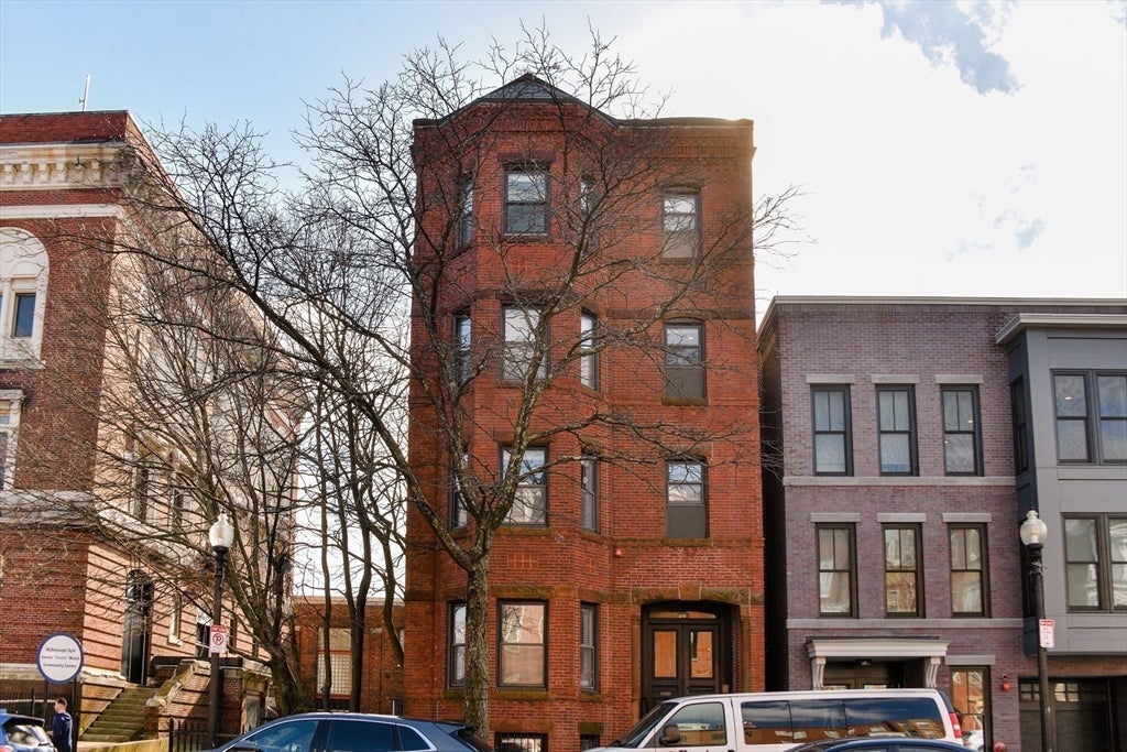 529 E Broadway 4