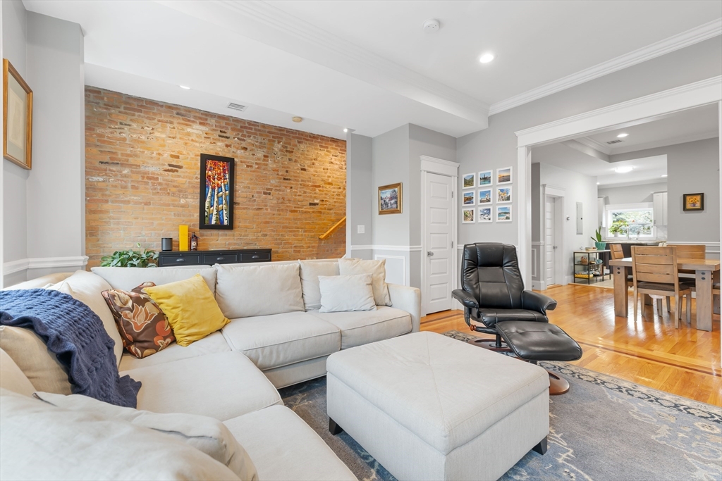 31 Essex St 2