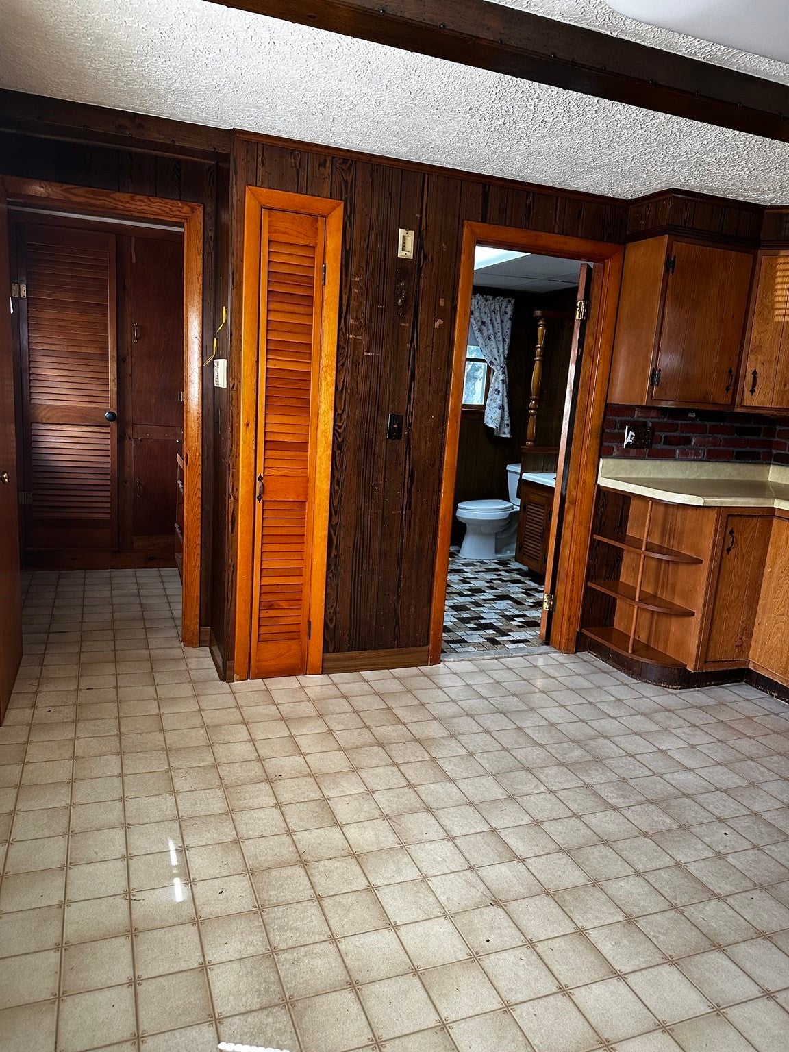168 Howard St, Lawrence, MA, 168 Howard St, Lawrence, MA Photo #2
