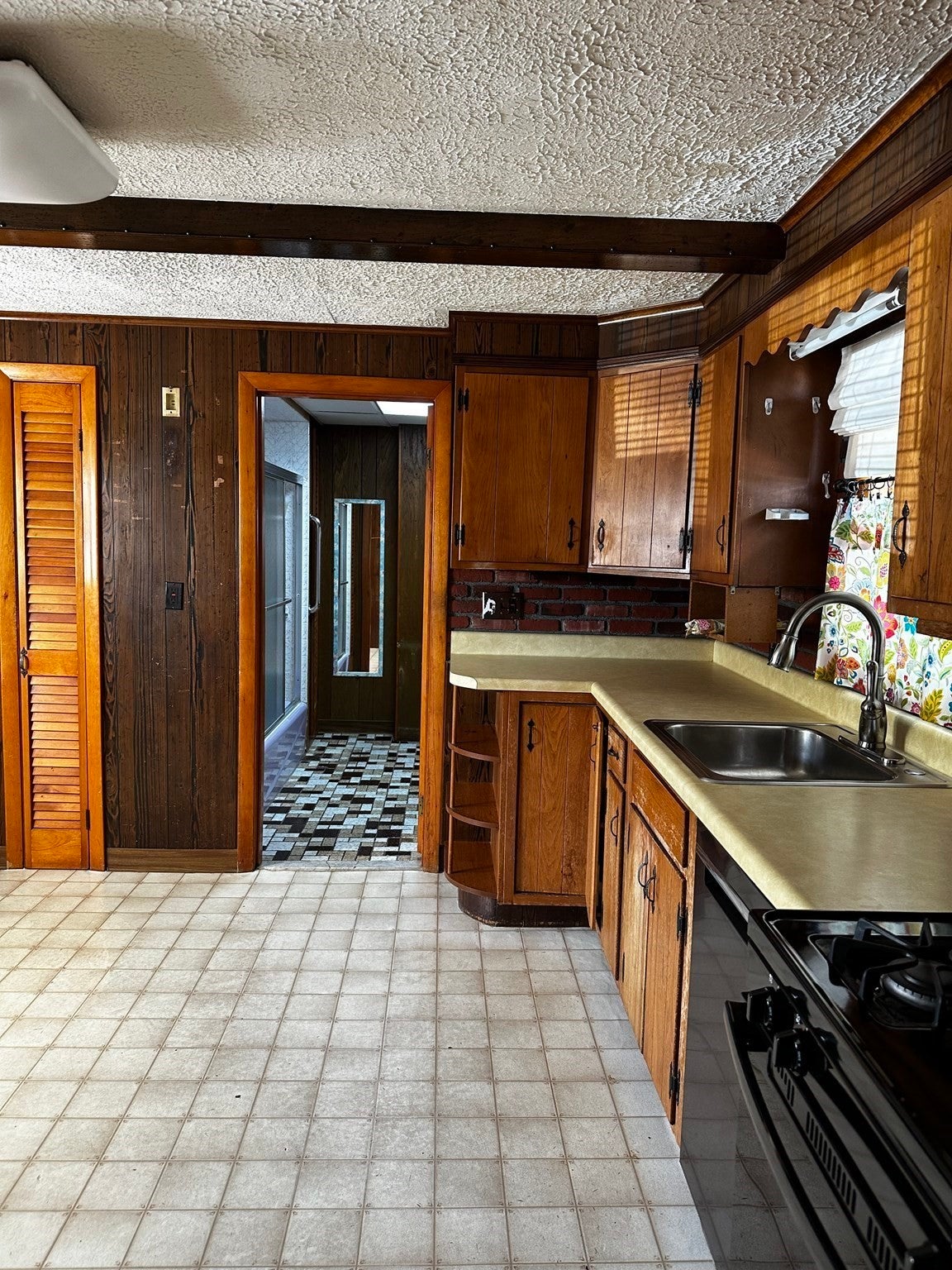 168 Howard St, Lawrence, MA, 168 Howard St, Lawrence, MA Photo #3