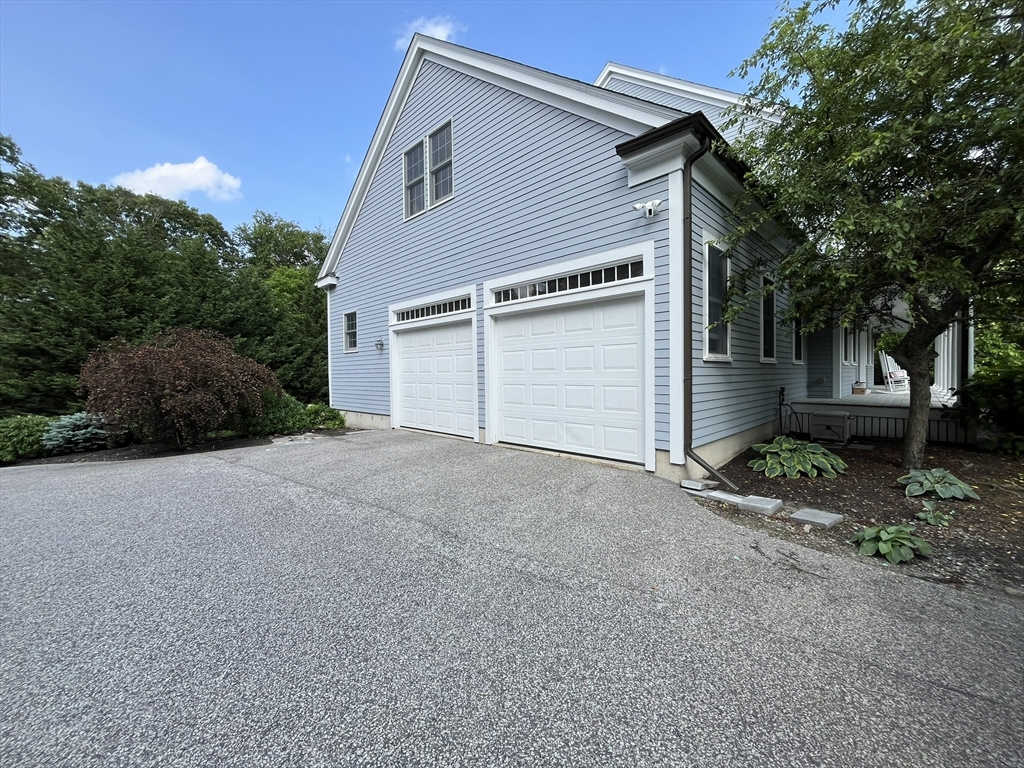 94 Arrowwood Dr