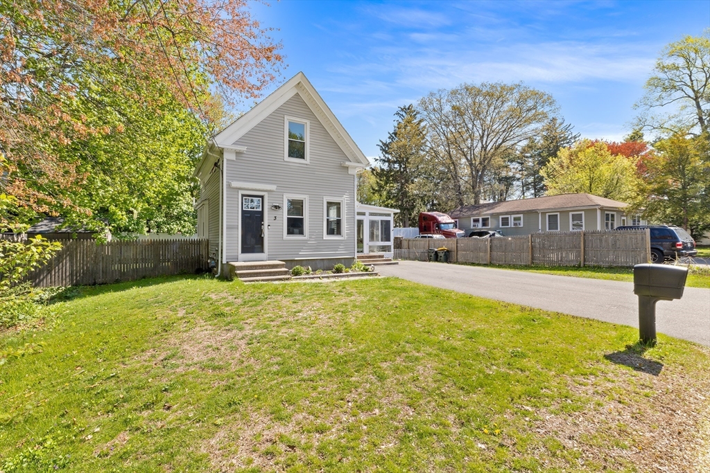 3 Edwards St, Franklin, MA Photo #3
