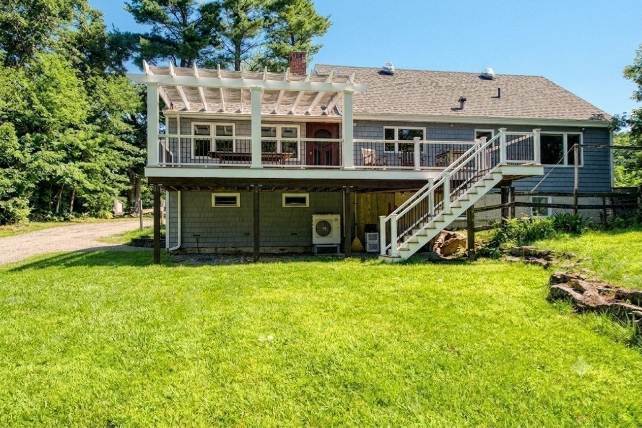 8 Central St, Stoughton, MA Photo #22