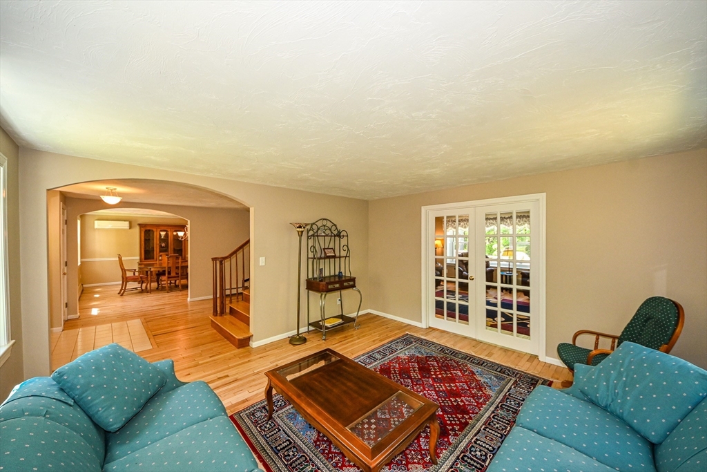 311 Pine St (Stonewood Lane)
