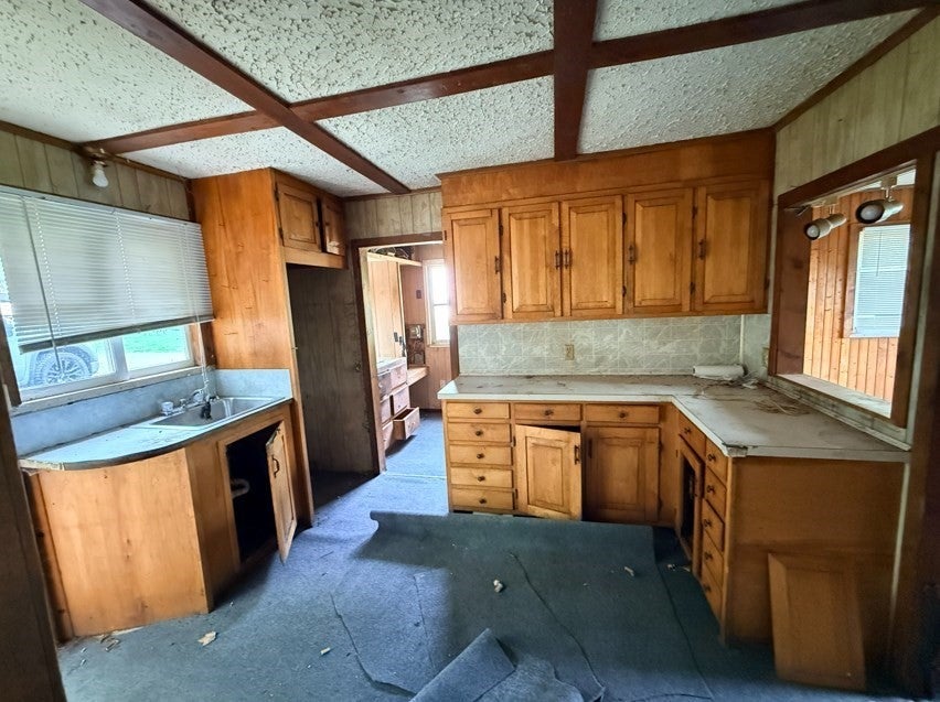 11 Chandler Rd, Holland, MA Photo #15