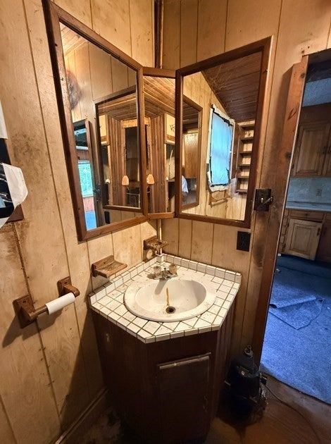 11 Chandler Rd, Holland, MA Photo #13