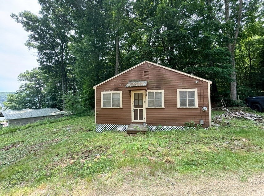 11 Chandler Rd, Holland, MA Photo #12