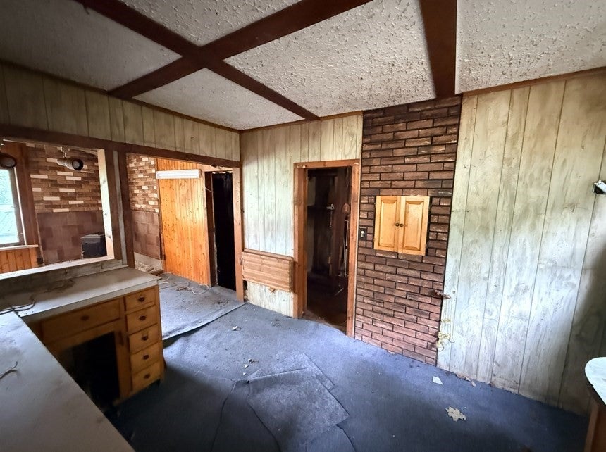 11 Chandler Rd, Holland, MA Photo #17