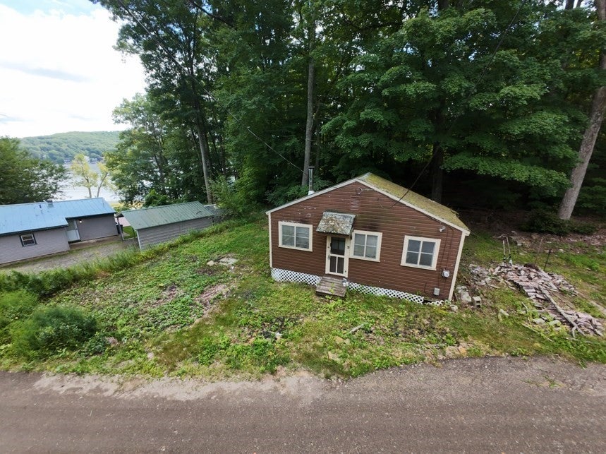 11 Chandler Rd, Holland, MA Photo #4