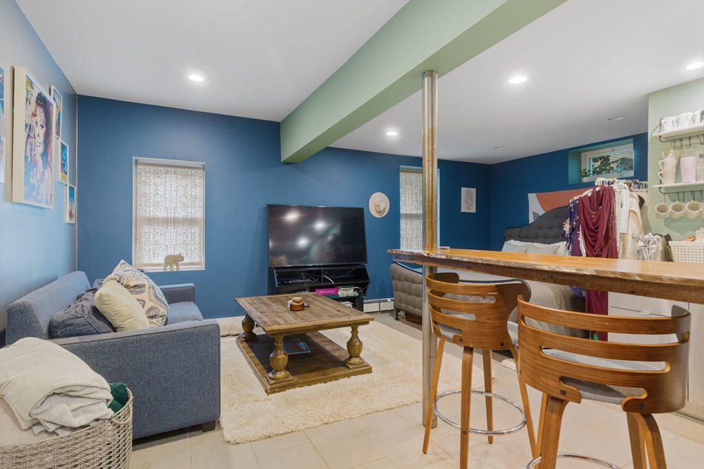 76 Thesda St