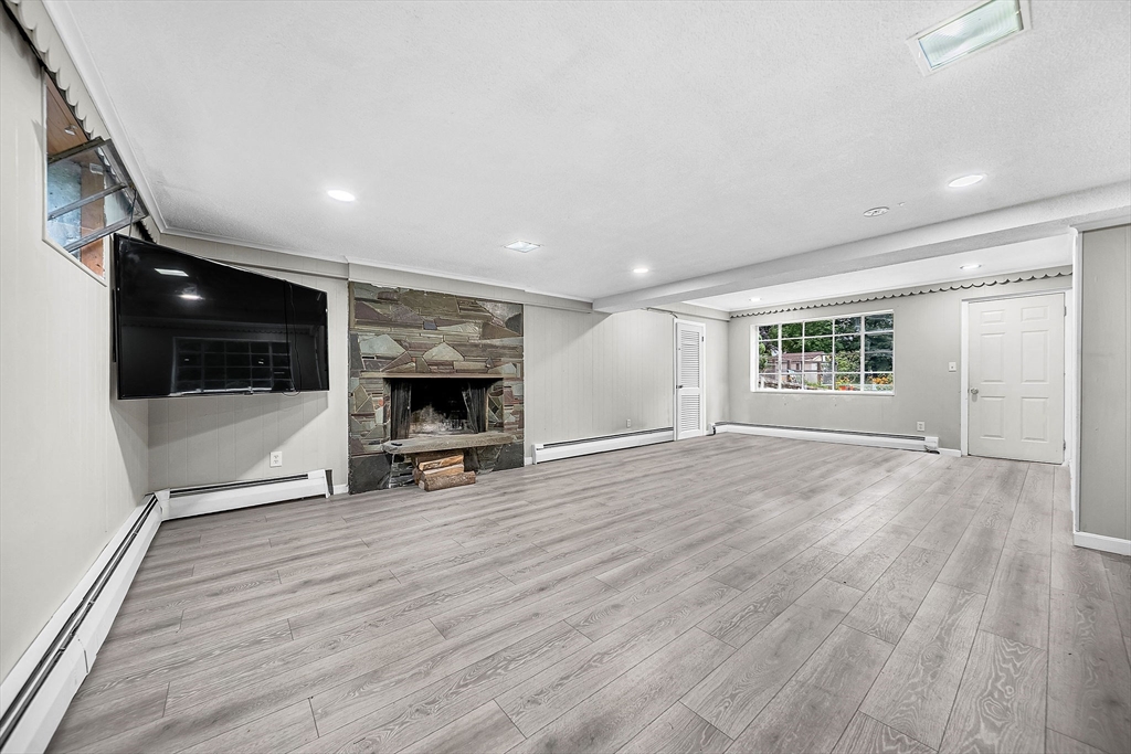 Needham, Massachusetts 02494, United States, 5 Bedrooms Bedrooms, ,3 BathroomsBathrooms,Residential,Active,168447