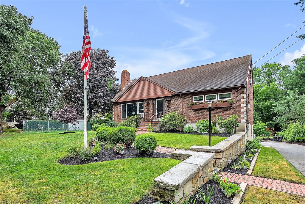 Needham, Massachusetts 02494, United States, 5 Bedrooms Bedrooms, ,3 BathroomsBathrooms,Residential,Active,168447