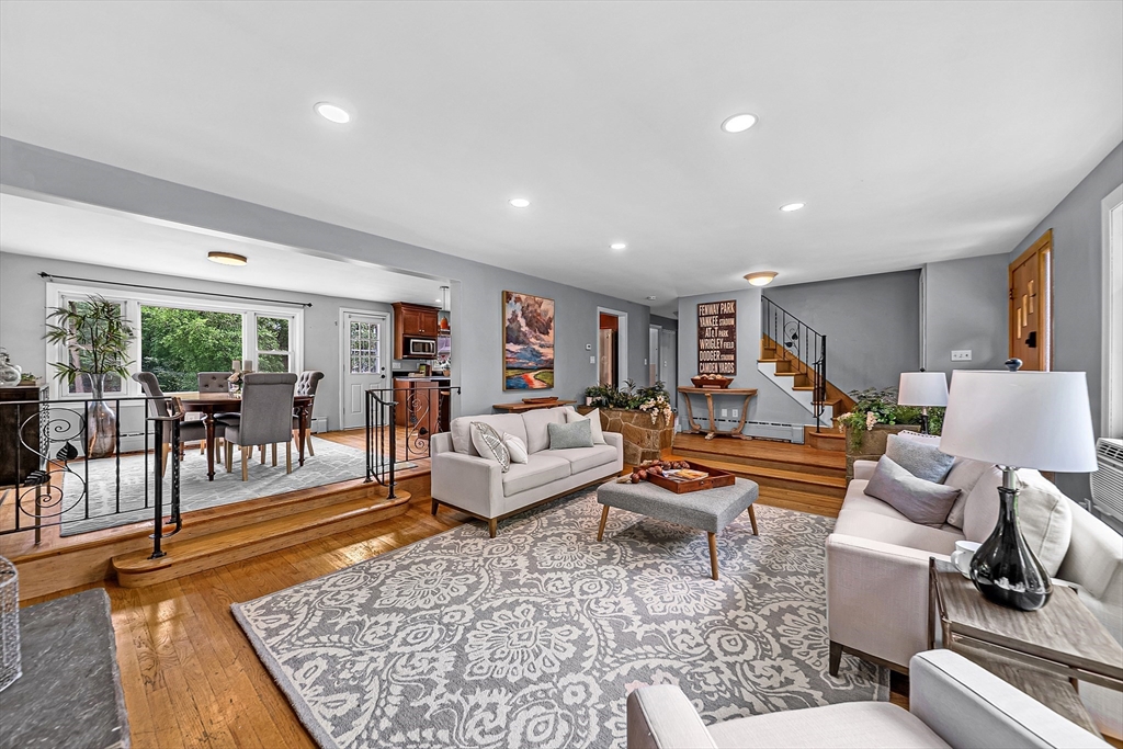 Needham, Massachusetts 02494, United States, 5 Bedrooms Bedrooms, ,3 BathroomsBathrooms,Residential,Active,168447