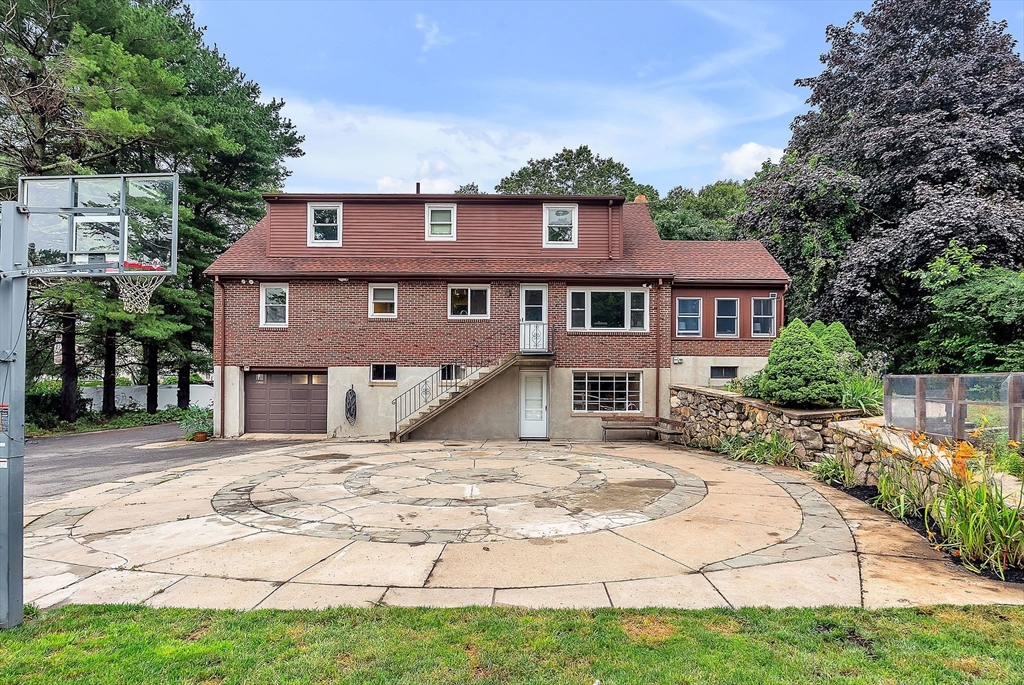 Needham, Massachusetts 02494, United States, 5 Bedrooms Bedrooms, ,3 BathroomsBathrooms,Residential,Active,168447