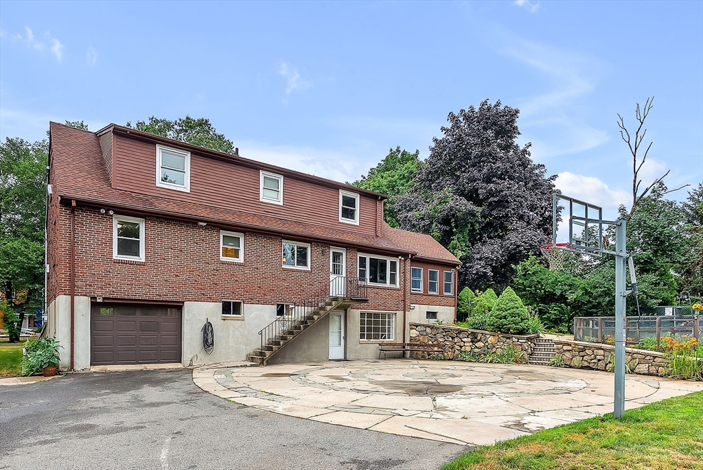 Needham, Massachusetts 02494, United States, 5 Bedrooms Bedrooms, ,3 BathroomsBathrooms,Residential,Active,168447