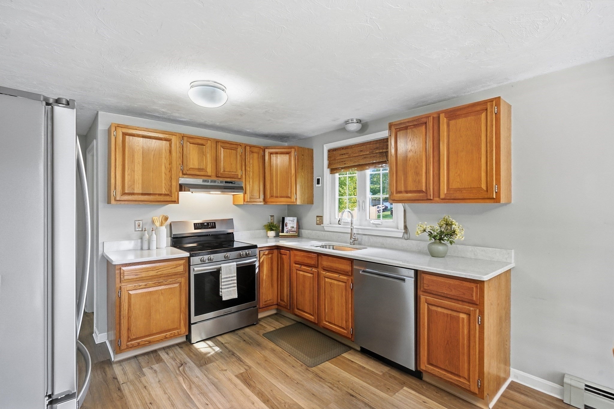 15 Collins St #15, Attleboro, MA, 15 Collins St #15, Attleboro, MA Photo #7