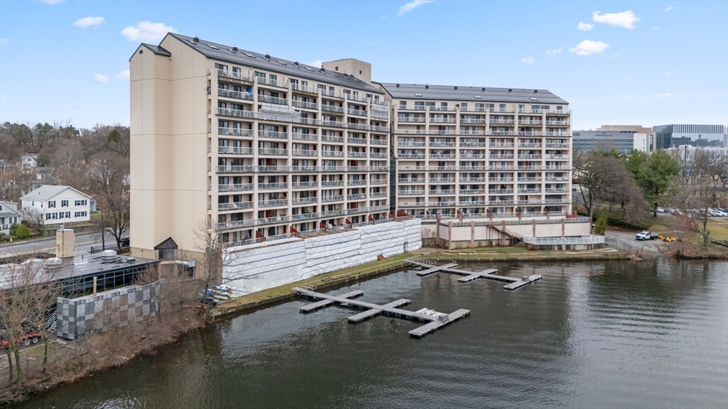65 Lake Ave 815