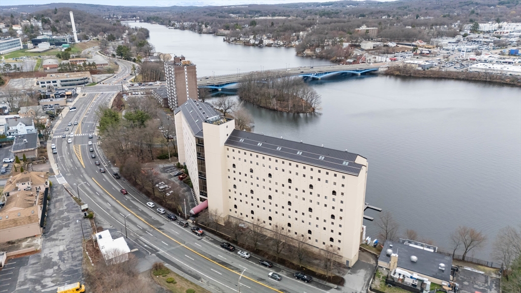 65 Lake Ave 815