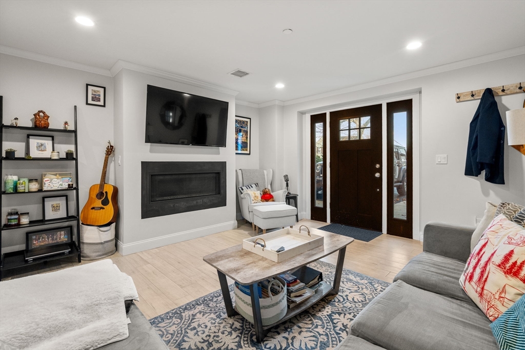 142 Pleasant Street 12