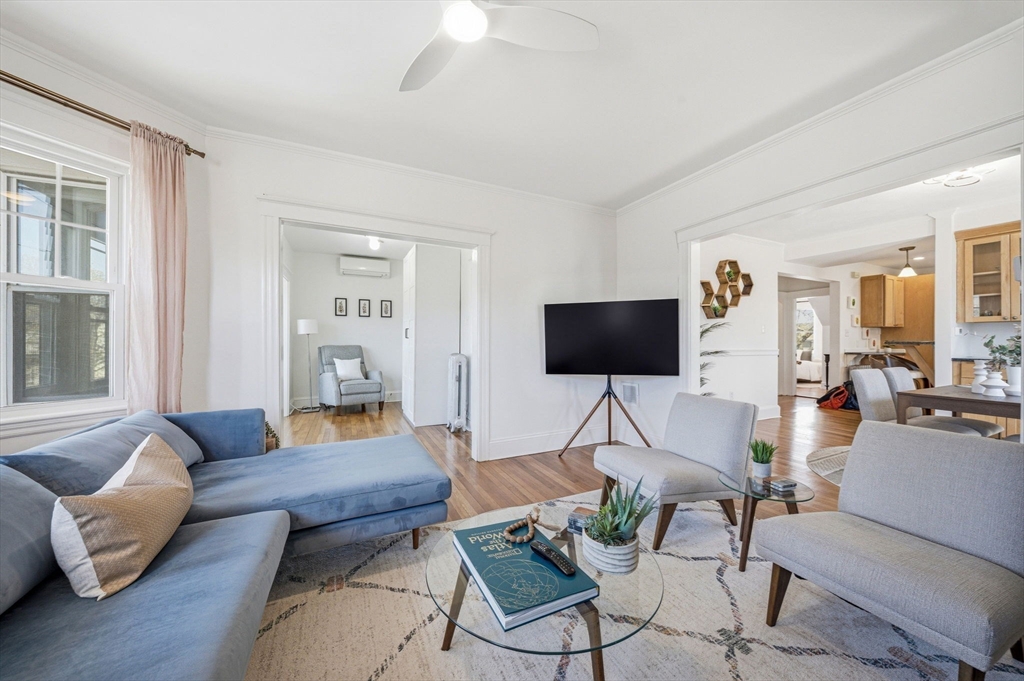 52 Greenleaf Ave 52