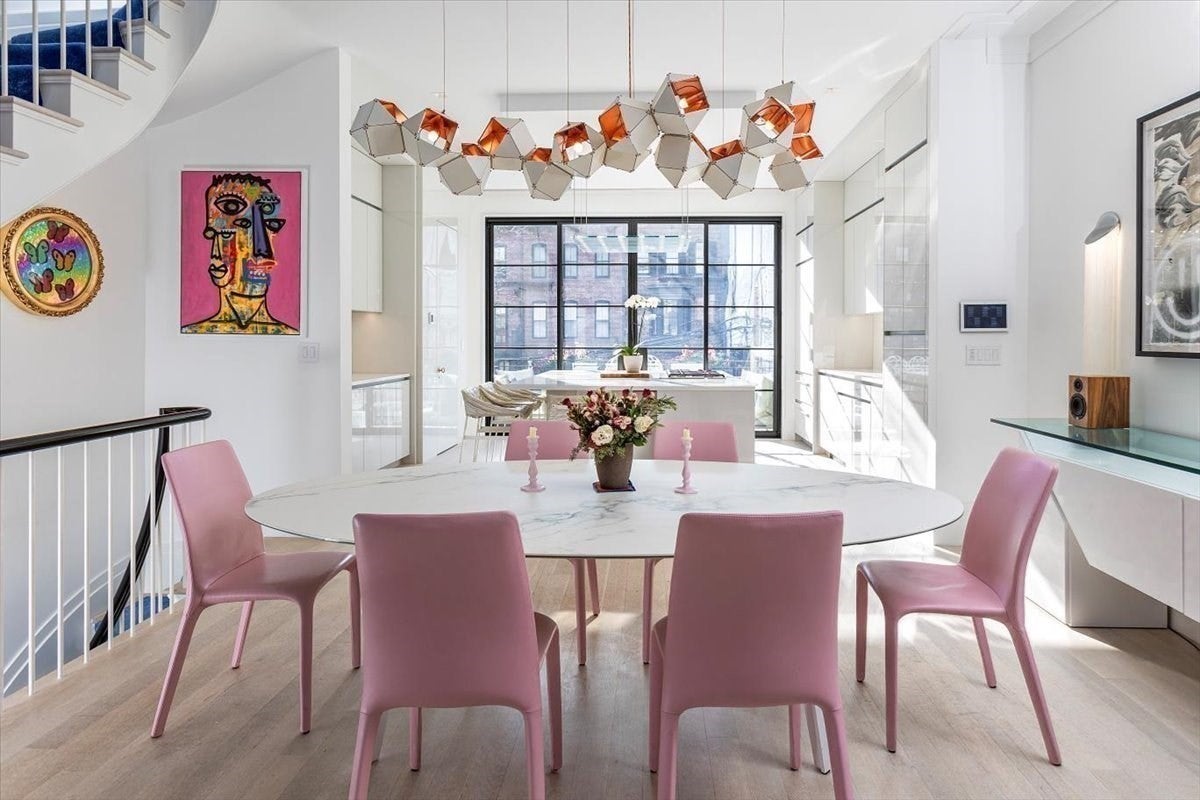 158 W Canton St