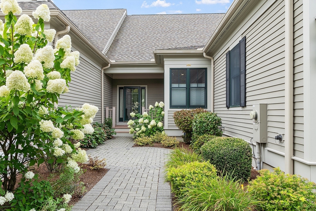 5 Meadows Ln 105