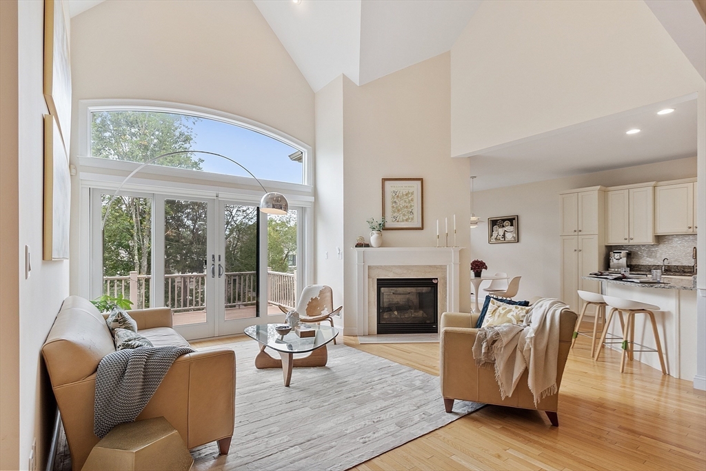 5 Meadows Ln 105