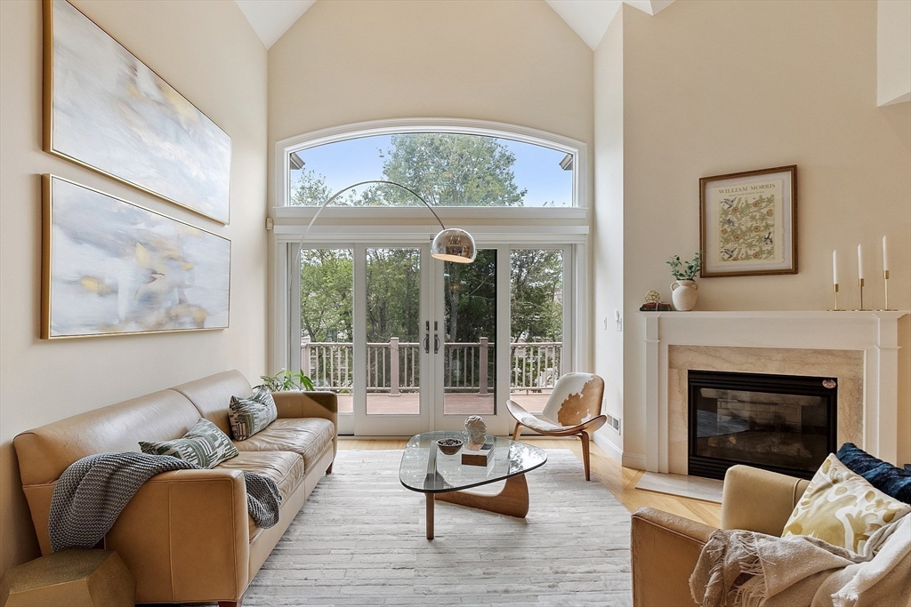 5 Meadows Ln 105