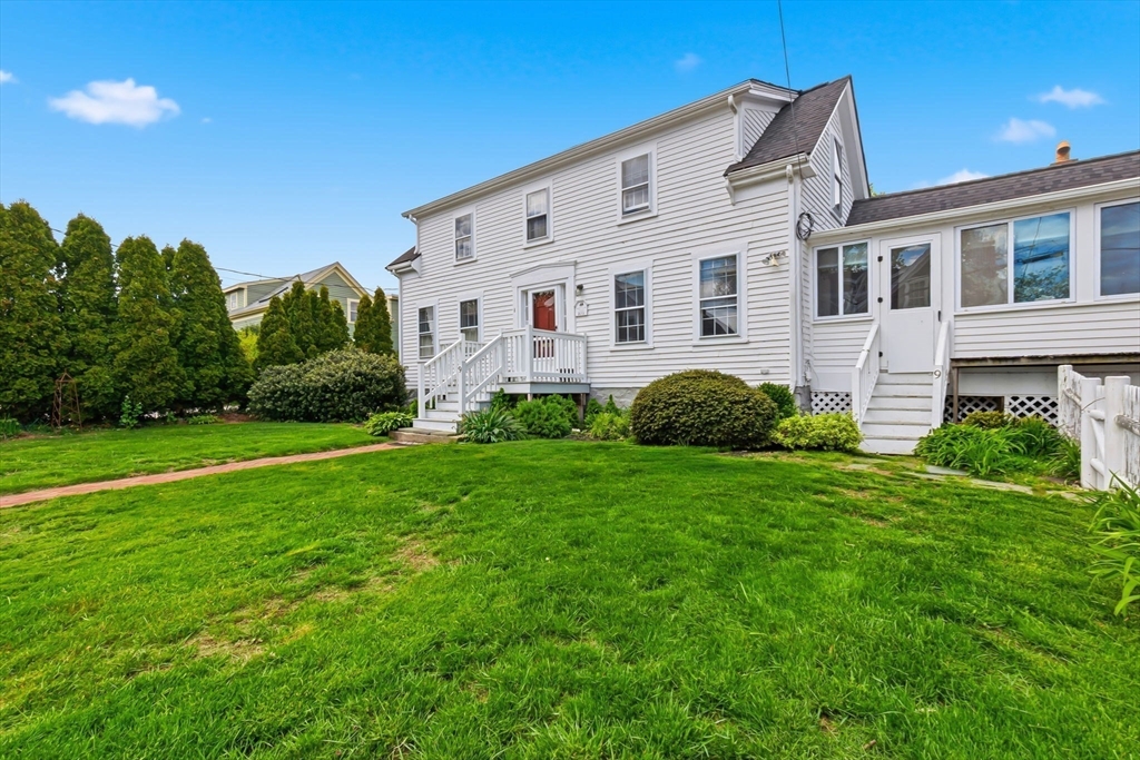 9 Mount Vernon ST, Marblehead, MA Photo #3