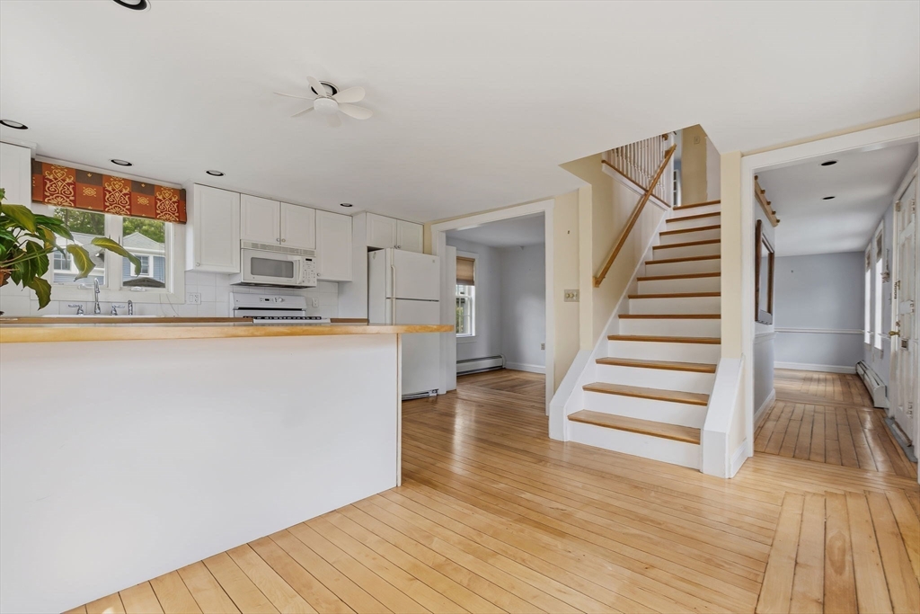9 Mount Vernon ST, Marblehead, MA Photo #11