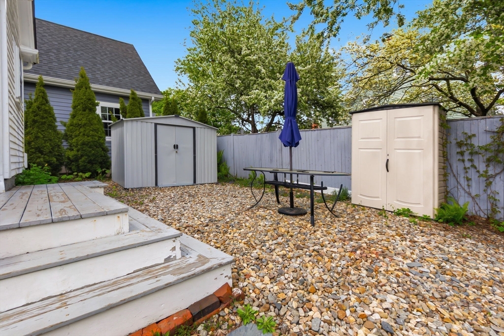 9 Mount Vernon ST, Marblehead, MA Photo #5