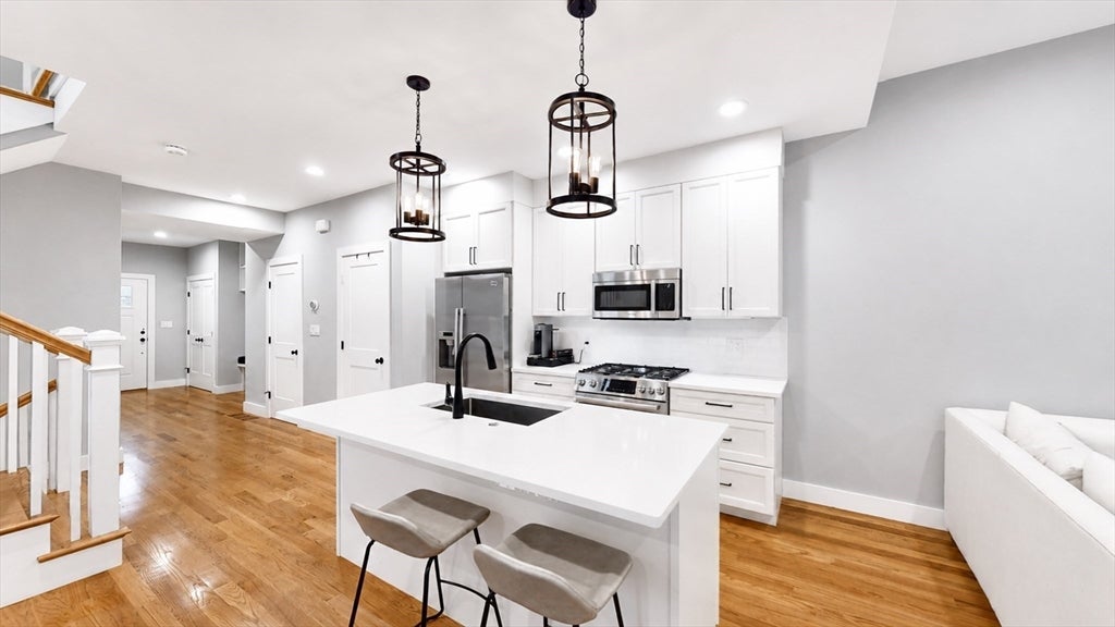187 Linwood Ave #2, Newton, MA, 187 Linwood Ave #2, Newton, MA Photo #3