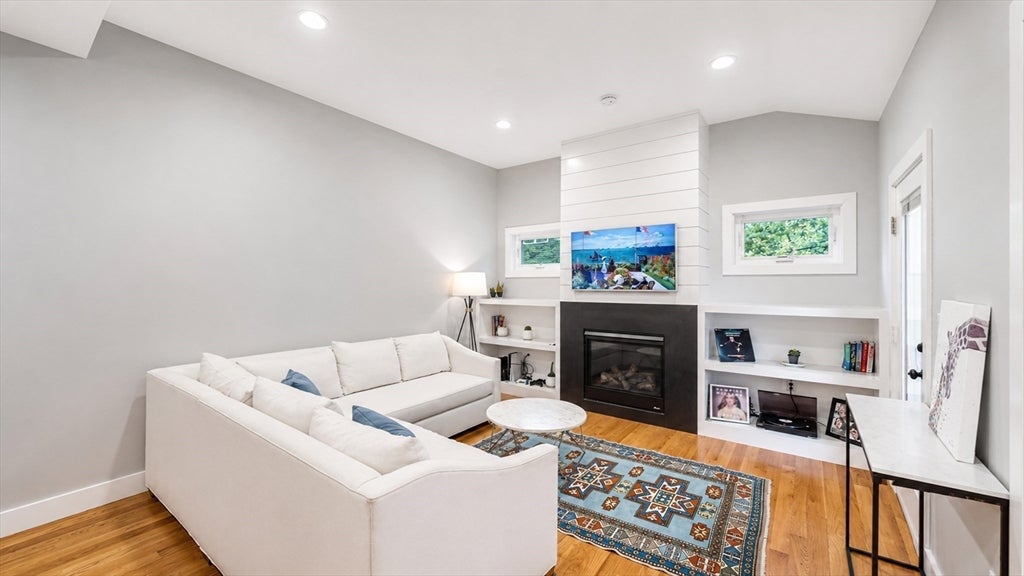 187 Linwood Ave #2, Newton, MA, 187 Linwood Ave #2, Newton, MA Photo #2