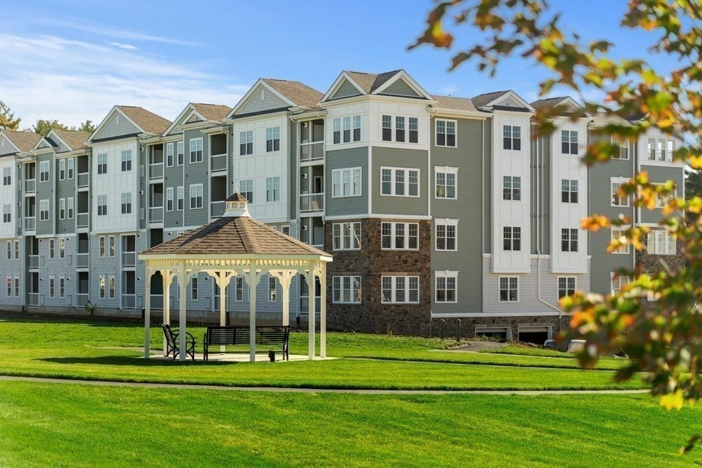 250 Martins Landing #106, North Reading, MA Photo #12