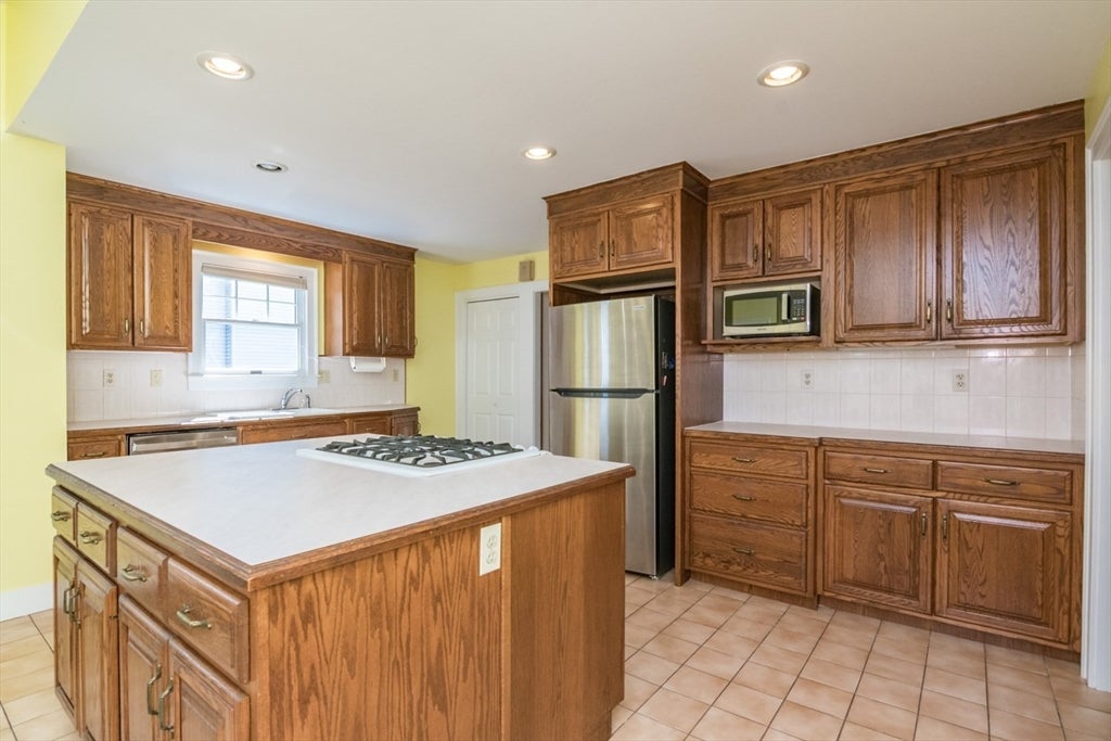 32 Elmwood Ave, Longmeadow, MA, 32 Elmwood Ave, Longmeadow, MA Photo #13