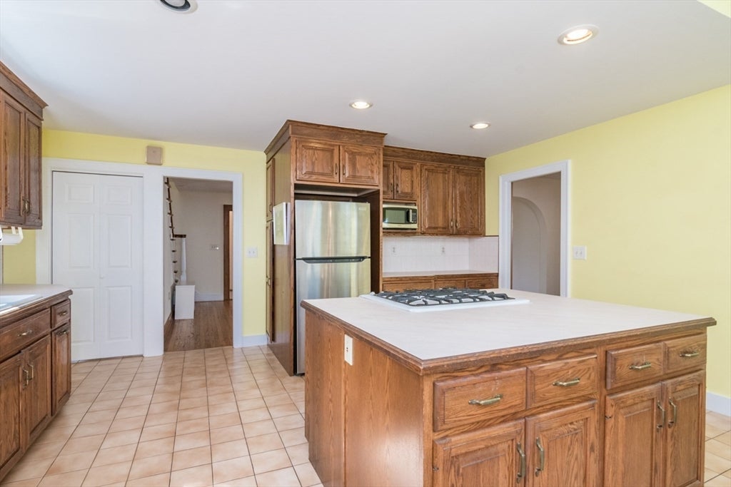 32 Elmwood Ave, Longmeadow, MA, 32 Elmwood Ave, Longmeadow, MA Photo #12