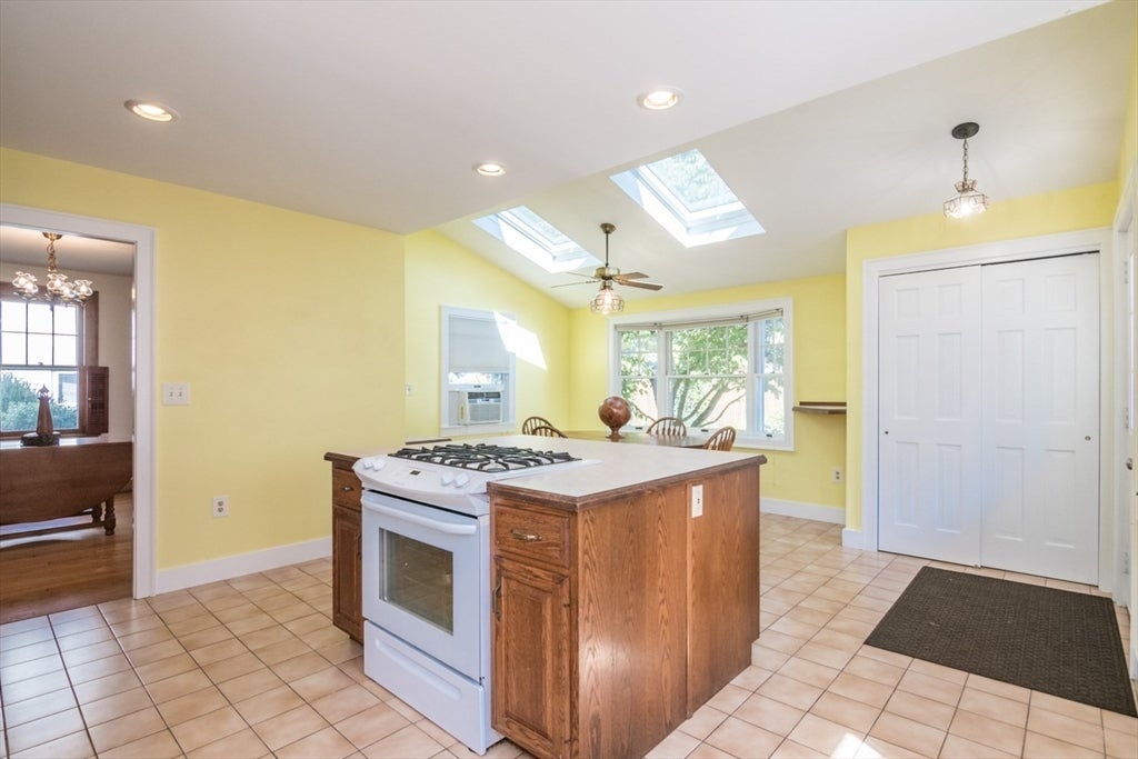 32 Elmwood Ave, Longmeadow, MA, 32 Elmwood Ave, Longmeadow, MA Photo #11