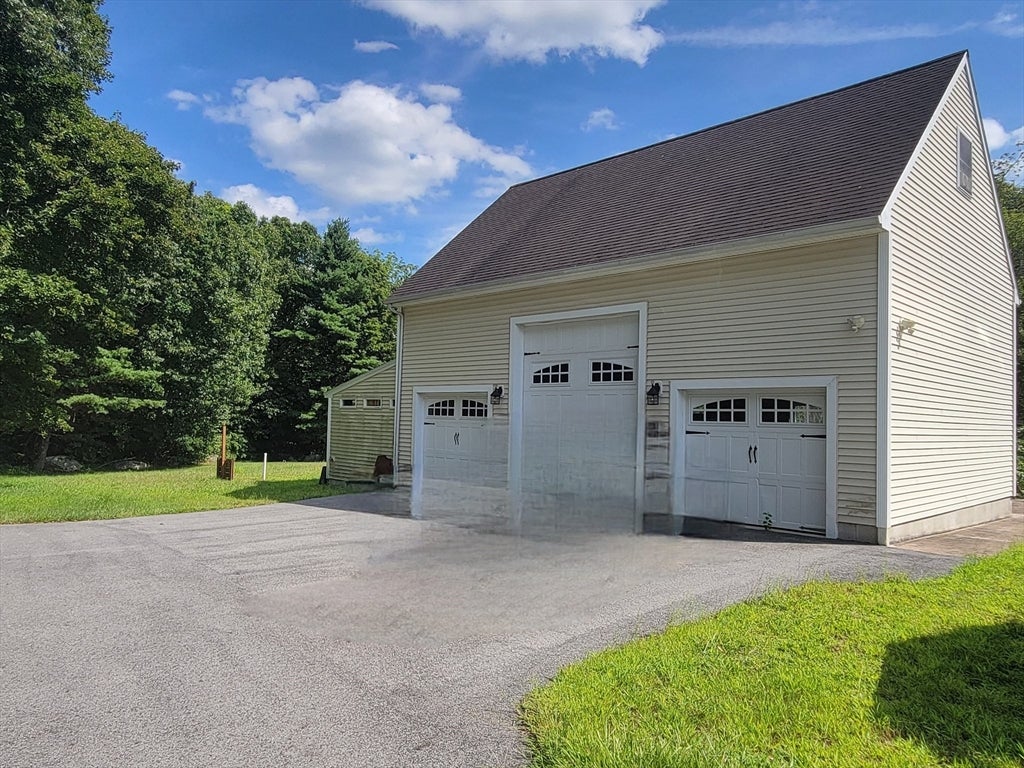 Photo of 81 Clarke Avenue, Dracut, MA