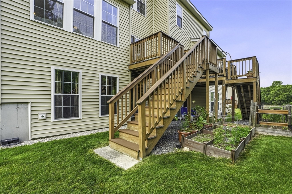 69 Spruce St 69