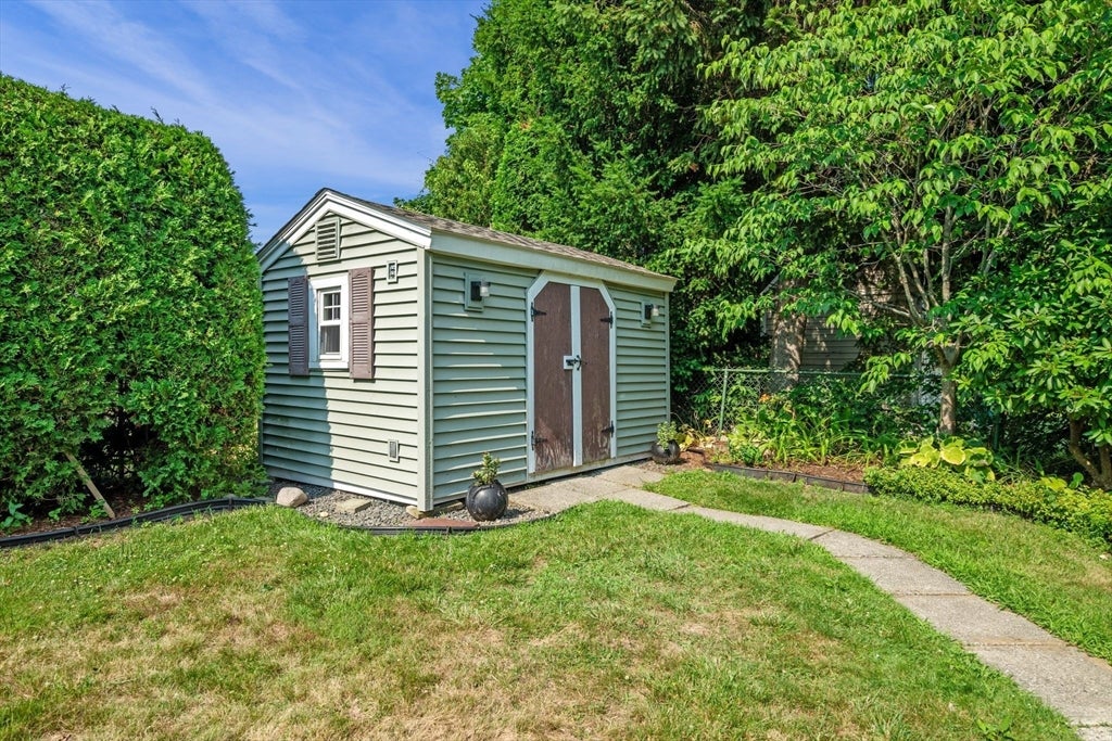 21 Muriel Rd, Swampscott, MA Photo #6
