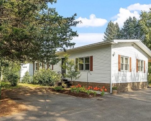 29 Clark Rd Shirley MA 01464