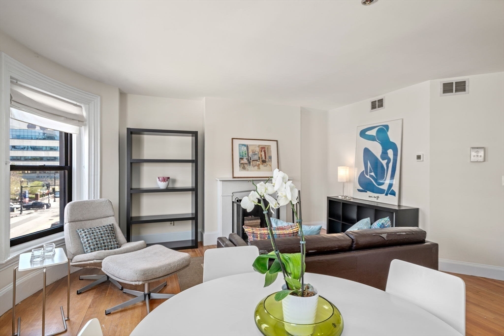 683 Massachusetts Ave 4