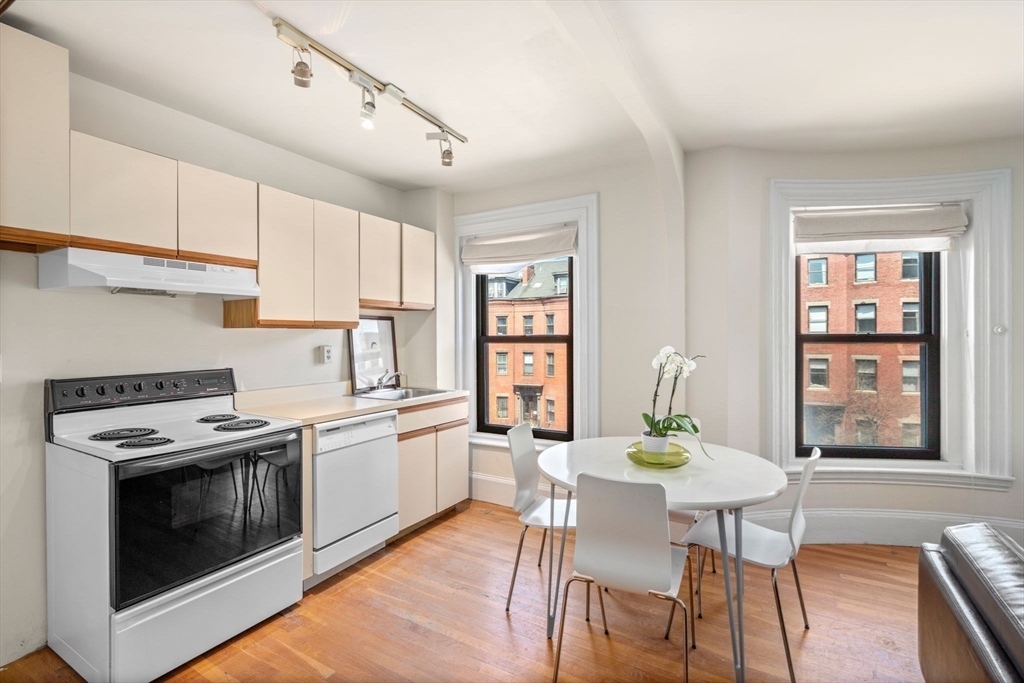 683 Massachusetts Ave 4