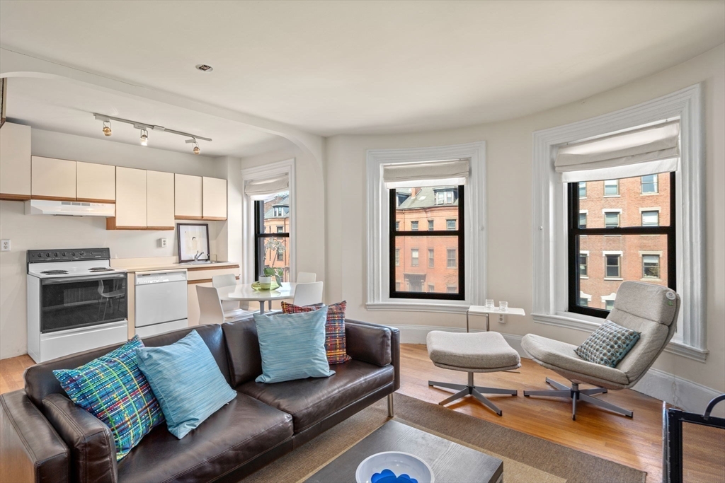 683 Massachusetts Ave 4