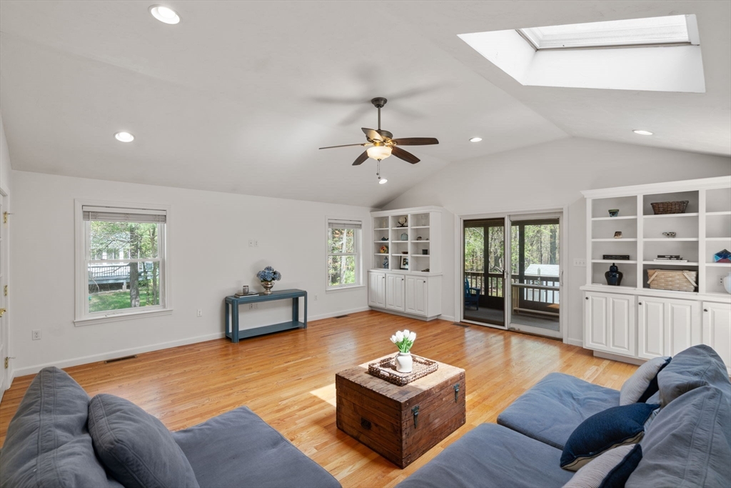 32 Ticonderoga Lane