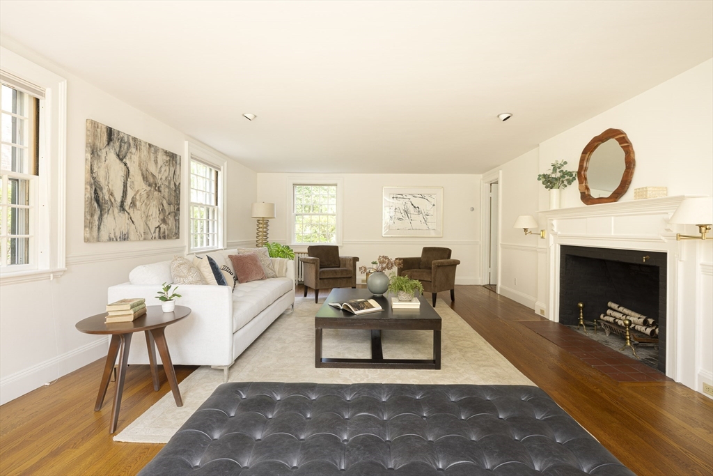 19 Gray Gardens East