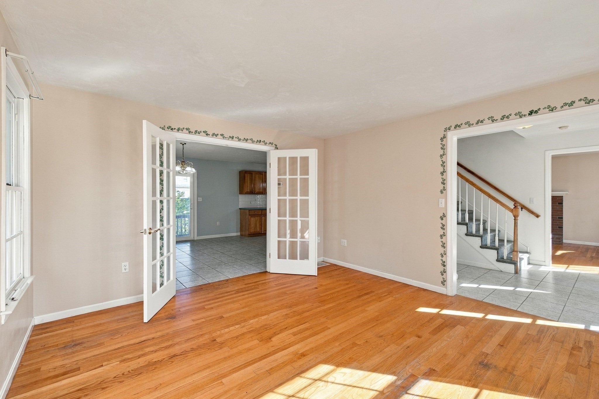 160 Saunders Rd, Norwood, MA Photo #12