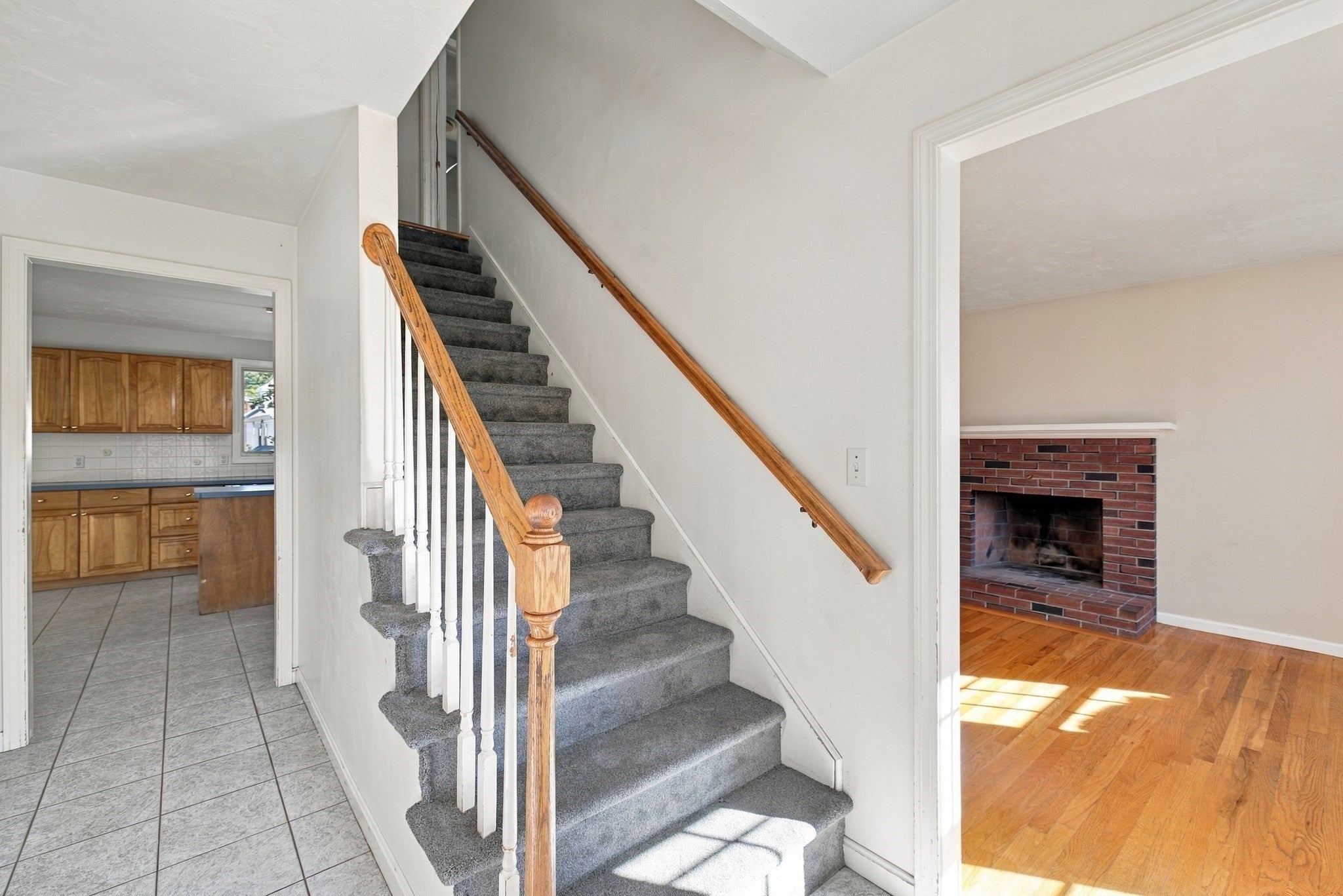 160 Saunders Rd, Norwood, MA Photo #9